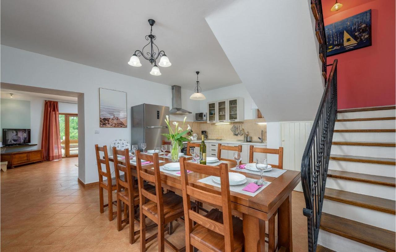 Cozy Home In Pamici With Kitchen エクステリア 写真