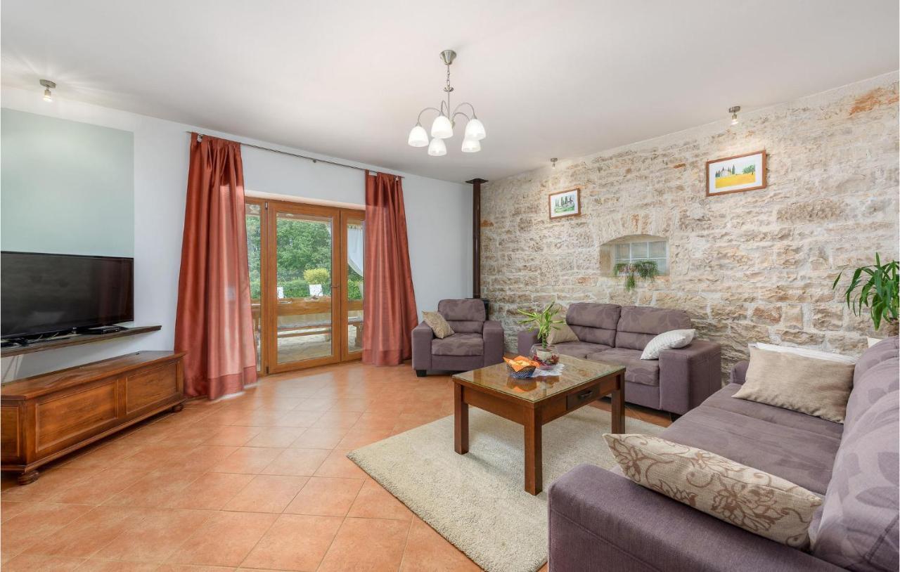 Cozy Home In Pamici With Kitchen エクステリア 写真