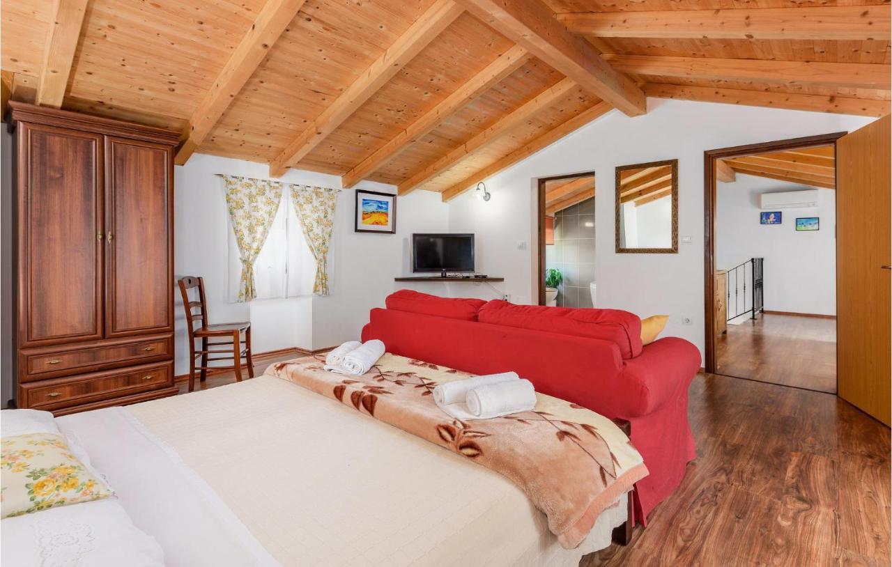 Cozy Home In Pamici With Kitchen エクステリア 写真