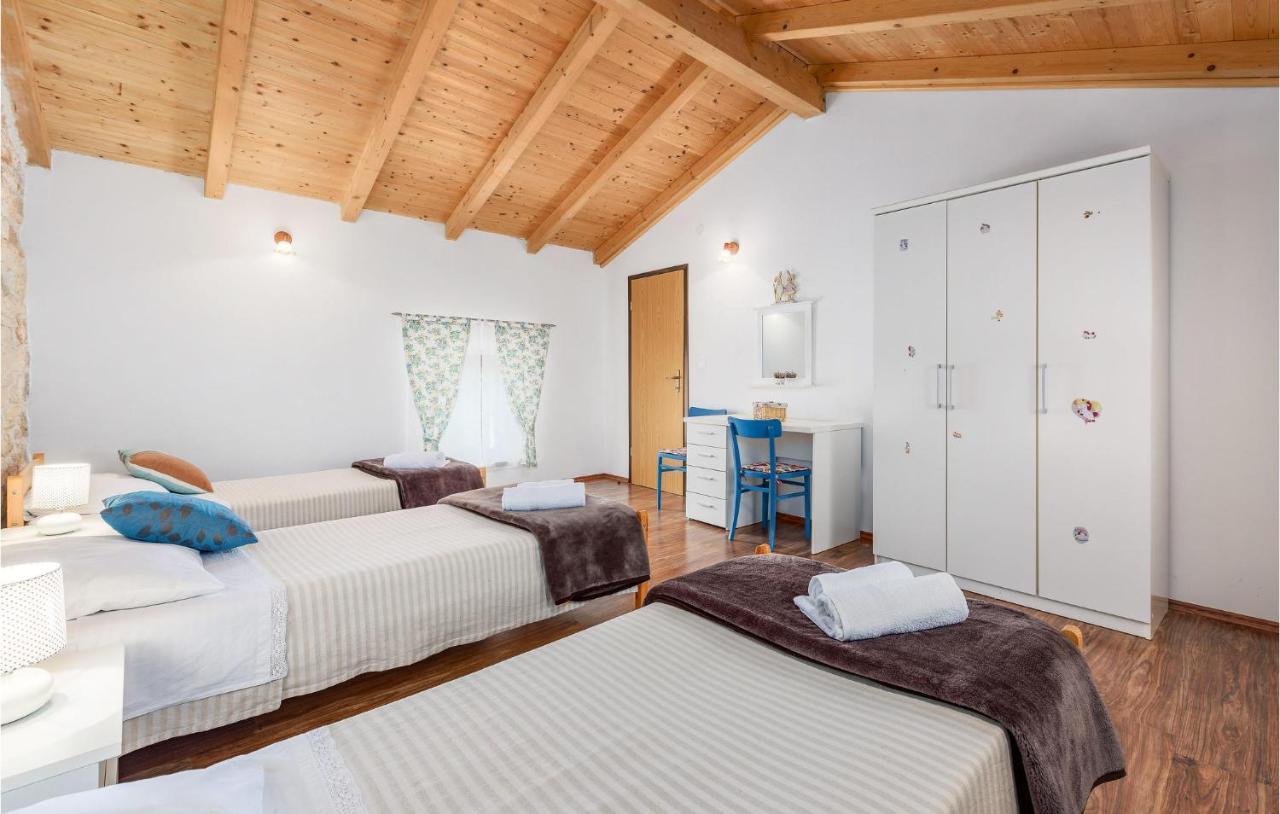Cozy Home In Pamici With Kitchen エクステリア 写真
