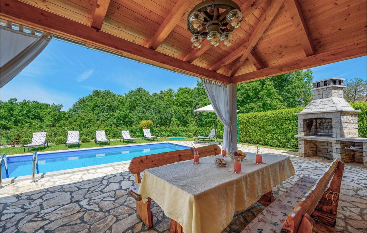 Cozy Home In Pamici With Kitchen エクステリア 写真
